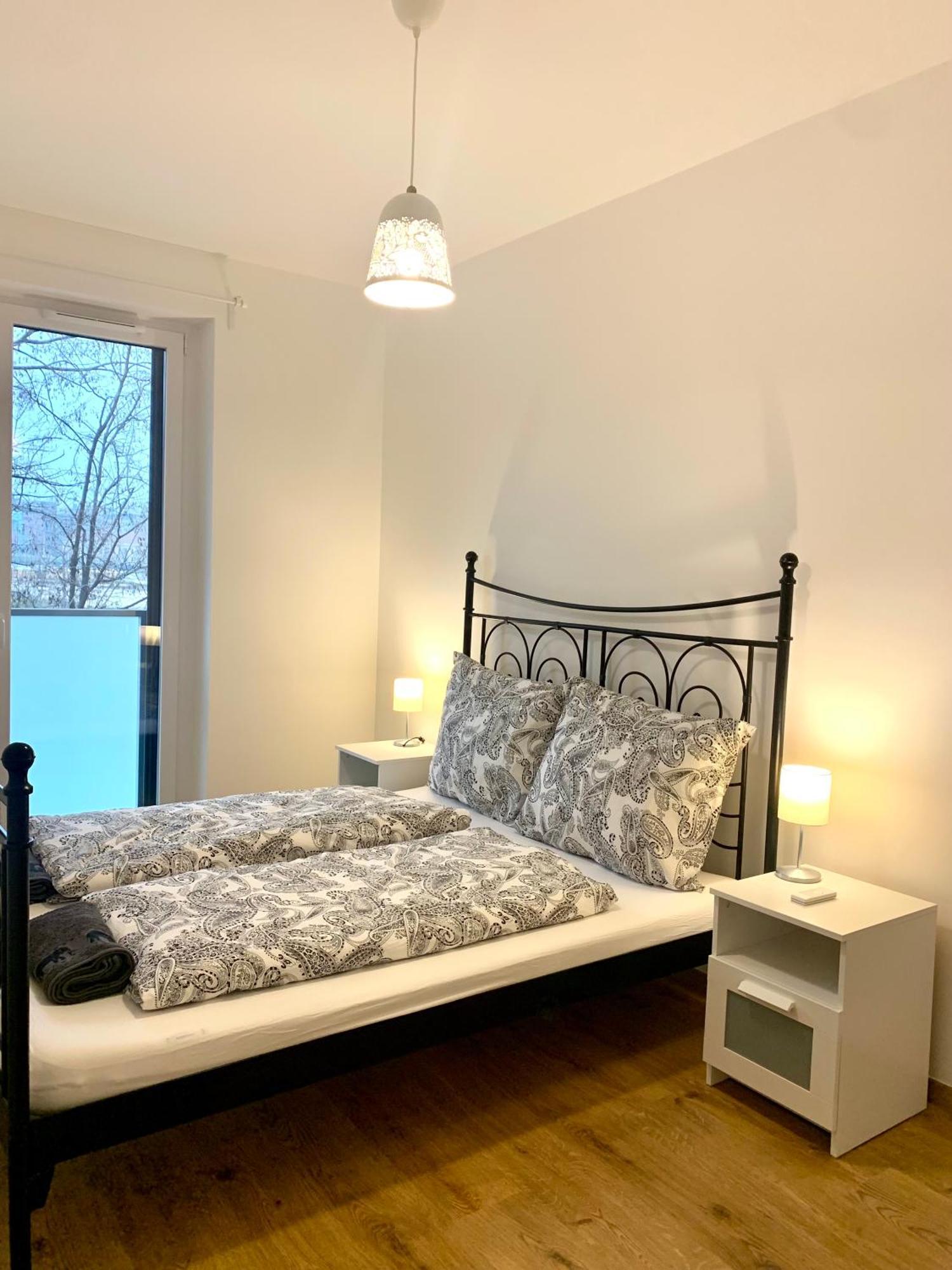Westside Residence Apartment - Modern & Peaceful - Free Garage! Budapest Ngoại thất bức ảnh