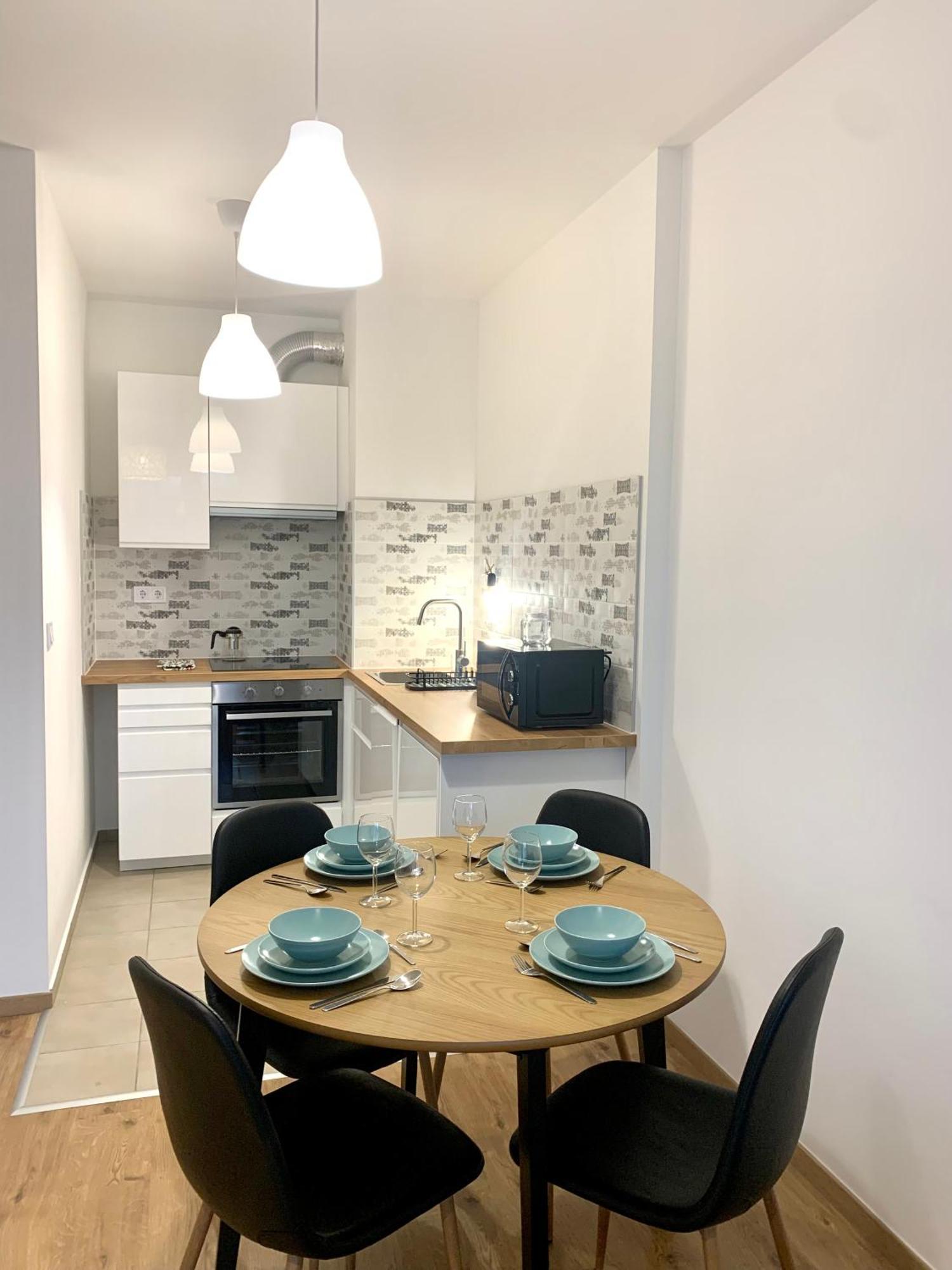 Westside Residence Apartment - Modern & Peaceful - Free Garage! Budapest Ngoại thất bức ảnh